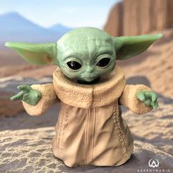 Con su ternura irresistible y mirada curiosa, esta figura de The Child —conocido cariñosamente como Baby Yoda— captura todo el encanto del personaje más entrañable de la serie de Disney+ The Mandalorian. 