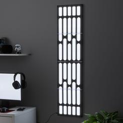 Ilumina tu hogar con el poderío de la galaxia con la Lámpara Panel Decorativo Estrella de la Muerte de Star Wars. Con una imponente altura de 124 cm, esta lámpara te transportará directamente al universo de la saga.
