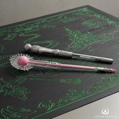 Magia de Oz, ahora en tu escritorio. El Set de bolígrafos varita de Glinda – Wicked convierte cada nota en una escena brillante: dos piezas inspiradas en las icónicas varitas de la hechicera