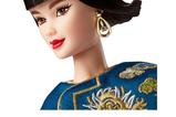 05-barbie-signature-mueca-2023-lunar-new-year-barbie-by-guo-pei.jpg