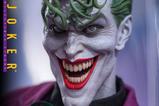 08-Batman-The-Killing-Joke-Figura-16-The-Joker-31-cm.jpg