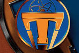 01-broche-Pin-Gold-T-Logo-Tomorrowland.jpg
