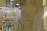 03-Colgante-con-Expositor-Love-Potion-harry-potter.jpg