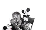 06-d100-walt-con-mickey-mouse.jpg