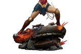 01-DC-Comics-Estatua-Premium-Format-Wonder-Woman-Saving-the-Day-50-cm.jpg