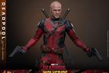 21-Deadpool--Wolverine-Movie-Masterpiece-16-Deadpool-Battling-Version-31-cm.jpg