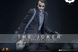 02-El-Caballero-oscuro-Figura-DX-16-The-Joker-Bank-Robber-Version-30-cm.jpg