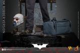 11-El-Caballero-oscuro-Figura-DX-16-The-Joker-Bank-Robber-Version-30-cm.jpg