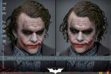 15-El-Caballero-oscuro-Figura-DX-16-The-Joker-Bank-Robber-Version-30-cm.jpg