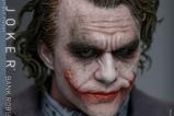 17-El-Caballero-oscuro-Figura-DX-16-The-Joker-Bank-Robber-Version-30-cm.jpg