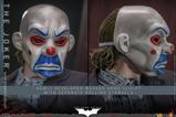 18-El-Caballero-oscuro-Figura-DX-16-The-Joker-Bank-Robber-Version-30-cm.jpg