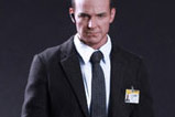10-figura-Agent-Phil-Coulson-Movie-Masterpiece.jpg