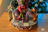 02-figura-del-grinch-sentado-con-max.jpg