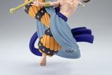 03-figura-enel-cross-posing.jpg