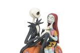 02-figura-jack-sally-on-pumpkin.jpg