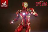 02-Iron-Man-Figura-Movie-Masterpiece-Diecast-16-Iron-Man-Mark-XLVI-32-cm.jpg