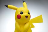 12-Pokmon-Estatua-LifeSize-Pikachu-47-cm.jpg