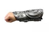 02-replica-ezio-hidden-blade-assassin's-creed.jpg