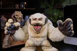 01-Star-Wars-Designer-Vinyl-Figura-Wampa-30-cm.jpg