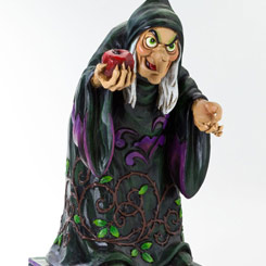 Figura de la Reina Malvada transformada en Bruja basada en el clásico de Walt Disney “Blancanieves y los Siete Enanitos” de 1937, con aproximadamente 18 cm., de altura