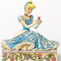 Figura de la Cenicienta con los ratoncitos Jaq y Gus, Jim Shore basándose en el clásico de La Cenicienta ha elaborado esta figura con aproximadamente unos 14 cm., de altura.