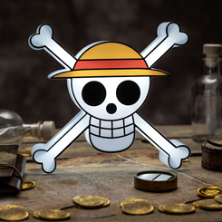 Espectacular lámpara de la calavera basado en el manga One Piece escrito e ilustrado por Eiichiro Oda. Lámpara LED portátil con unas dimensiones aproximadas de 20 x 6 x 21 cm.