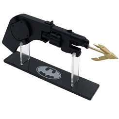 Mini Réplica Grapple Launcher Batman (1989). Una réplica a escala de alta calidad y con licencia oficial del Grapple Launcher de Batman (1989) Esta impresionante réplica de utilería 