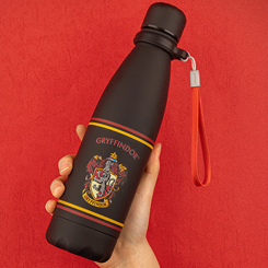 Botella de agua metálica de Gryffindor basado en la saga de Harry Potter. Llévate un poco de la magia de Harry Potter allá donde vayas y mantente siempre bien hidratado. 