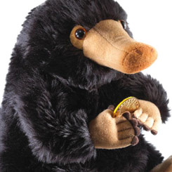 Peluche oficial de Niffler basado en la saga de Animales fantásticos y dónde encontrarlos, Este fantástico peluche realizado en 100 % polyester, tiene una altura aproximada de 23 cm.