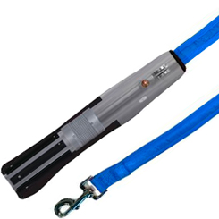 Correa de perro Sable de Luz de Luke Skywalker. Esta divertida correa tiene el mango en forma del sable de luz de Luke Skywalker.