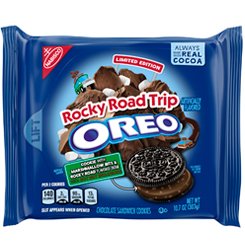 Paquete de Oreo Rocky Road Trip Chocolate Sandwich Cookies de 303g. Todos conocemos las famosas galletas Oreo de la firma Nabisco, pero esta variedad sin lugar a dudas es una delicia que tienes que probar.