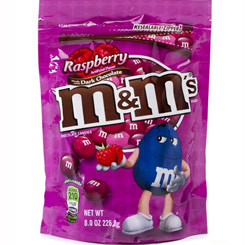 Disfruta de esta variedad de M&M’s de chocolate negro con frambuesa, toda una exquisitez para el paladar.