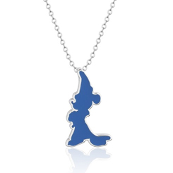 Colgante conmemorativo del 80 Aniversario de Fantasía  con el símbolo del aprendiz de brujo basado en el clásico de Disney Fantasía. Disfruta este precioso colgante plateado en oro blanco de 14k 