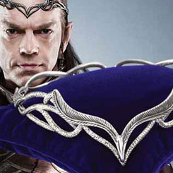Réplica oficial de la Diadema de Elrond aparecida en El Hobbit: Un viaje Inesperado. La diadema está realizada en metal con un baño plateado.