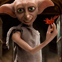 Uno de los personajes más desgarradores de la serie de Harry Potter es el siempre leal elfo doméstico, Dobby. Sus intentos equivocados de proteger a Harry lo convierten en una de las criaturas mágicas más atractivas de la serie. 