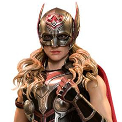 La figura coleccionable altamente detallada de Mighty Thor está bellamente diseñada en base a la apariencia de Natalie Portman como Mighty Thor en la película, presenta