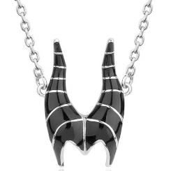 Espectacular collar de Evil Malificent inspirado en el clásico de Walt Disney, Sleeping Beauty Mistress of Evil Malificent. Este precioso collar está chapado en oro blanco de 14kt 