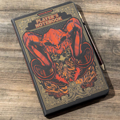 Pack libreta A5 y lápiz de Dungeons & Dragons. El complemento perfecto para fans de este fantástico juego de rol. Dungeons & Dragons es un juego de rol de fantasía heroica actualmente publicado por Wizards