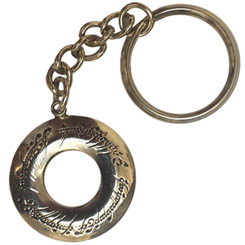 Llavero oficial del anillo único basado en la saga de El Señor de los Anillos. El llavero está realizado en metal y tiene una longitud aproximada de 5 cm,.