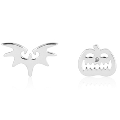 Pendientes en forma de un vampiro y una calabaza basado en el clásico Pesadilla antes de Navidad de Disney.  Estos preciosos pendientes están realizados en titanio con un plateado de Oro Plateado 14k