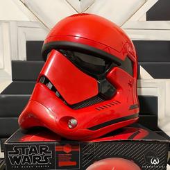 Descubre las emocionantes historias del bien contra el mal en una galaxia muy, muy lejana con el Casco electrónico de Captain Cardinal Galaxy’s Edge Black Series de Star Wars.