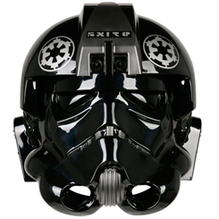 Réplica 1/1 Casco del TIE Pilot OXIXO basado en la saga de Star Wars. Este casco ha sido escaneado digitalmente para que sea una copia exacta del que vimos en la gran pantalla. 