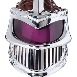 Casco de Lord Zedd Mighty Morphin Power Rangers Lightning Collection. Inspirado en el emblemático villano de la serie original Power Rangers, con detalles cromados en el rostro y visor rojo traslúcido.