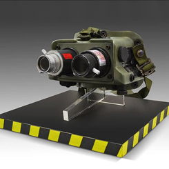 Réplica oficial de las gafas Ecto basada en la saga de Los Cazafantasmas (Ghostbusters). Está réplica está realizada a tamaño real con unas dimensiones aproximadas de 36 x 36 x 18 cm. 