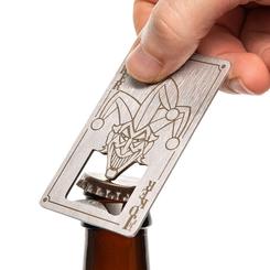 El toque justo de irreverencia y estilo se materializa en este abrebotellas metálico con forma de carta del Joker, una pieza tan funcional como llamativa. Fabricado en acero inoxidable con un acabado cepillado