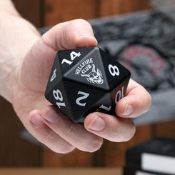 Cuando el mundo del revés amenaza con apoderarse del día a día, nada mejor que un dado del Hellfire Club para mantener el equilibrio. Esta bola antiestrés con forma de dado D20