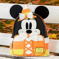 Explora la dulzura y la diversión de Disney con la Mochila Candy Corn Minnie Cosplay de Loungefly. Este diseño te invita a llevar la magia de Minnie Mouse a un nivel completamente nuevo, sin necesidad de sumergirte en complejas ideas.