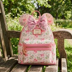 La Mochila Floral Minnie Disney Loungefly convierte cada salida en una declaración de estilo cuidada al detalle, combinando diseño icónico y acabados premium en una pieza pensada para el día a día. 