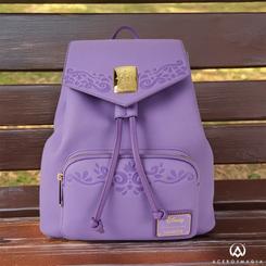 La mochila mini de Rapunzel de Disney by Loungefly combina el encanto del reino de Corona con la calidad y el diseño que distinguen a esta firma icónica. Con unas dimensiones de 26 x 10 x 28 cm