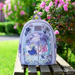 Descubre la magia de uno de los clásicos más queridos de Disney con la Mochila Mini Sleeping Beauty 65th Anniversary Scene de Disney by Loungefly.

Esta exquisita mochila celebra el 65 aniversario de La Bella Durmiente 